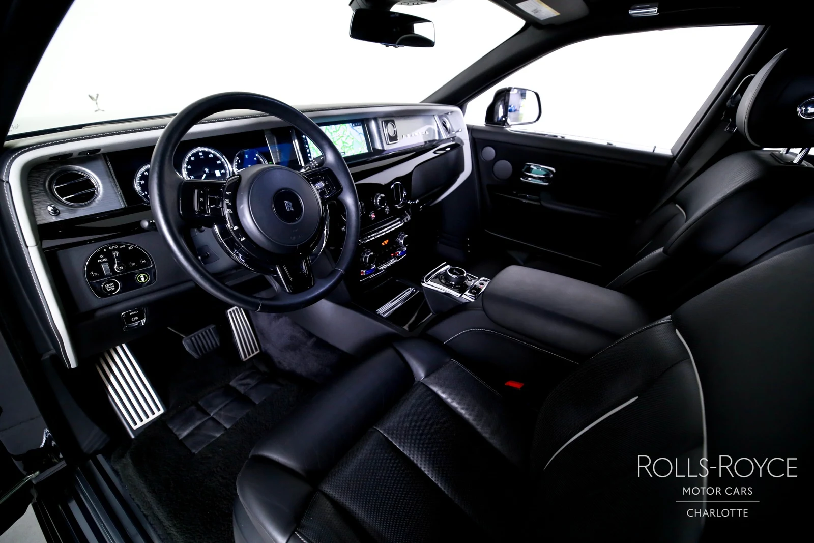 2020 Rolls-Royce Phantom, 3/29