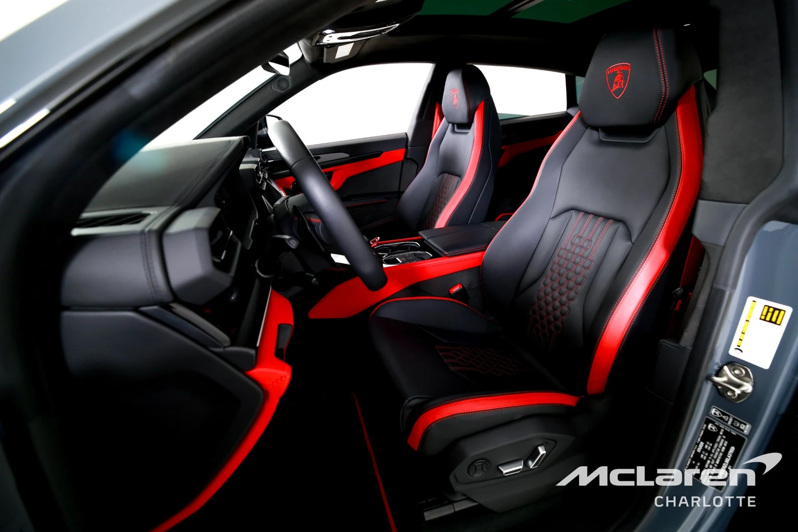 2025 Lamborghini Urus SE, 7/29