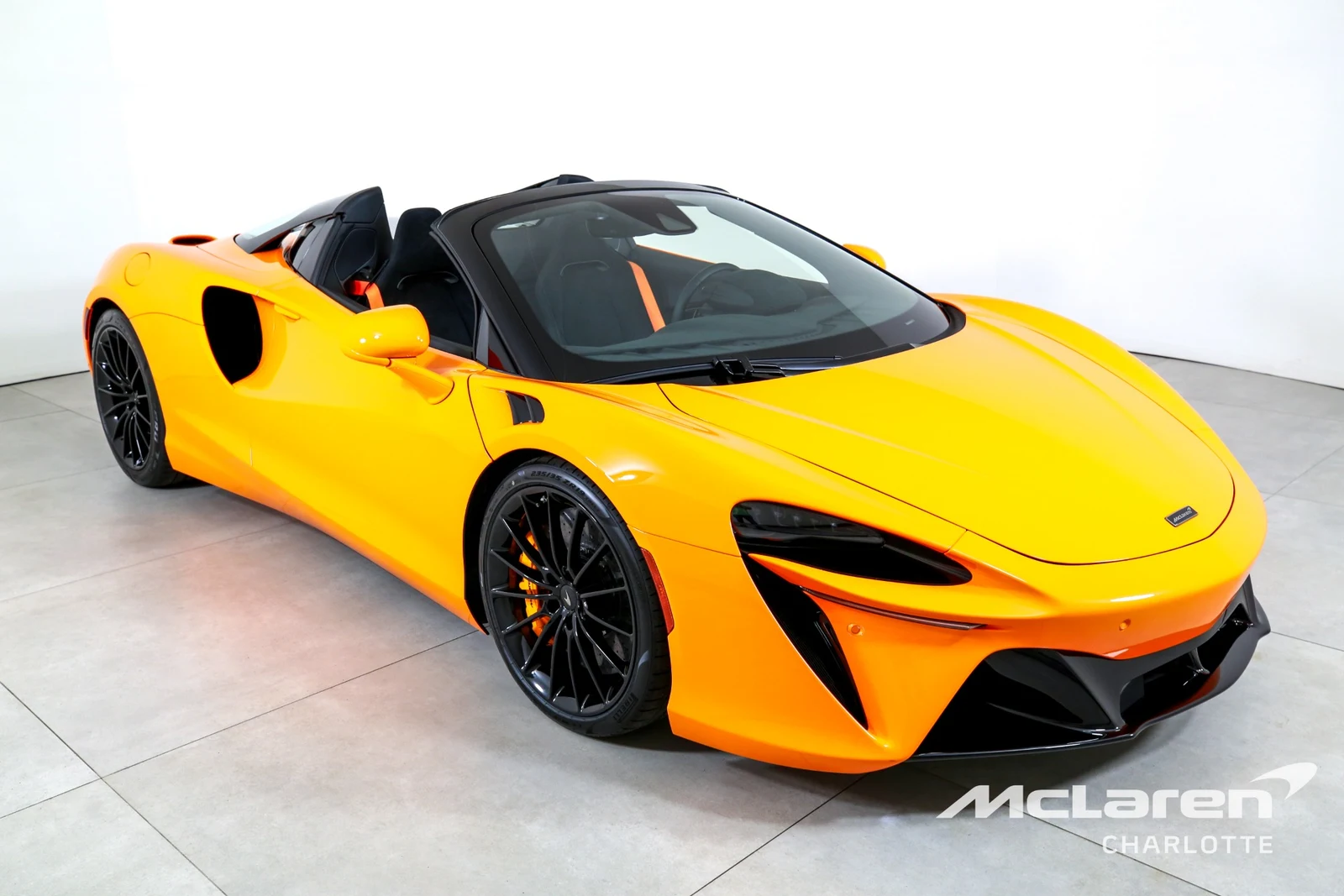 2026 McLaren Artura Spider, 2/29