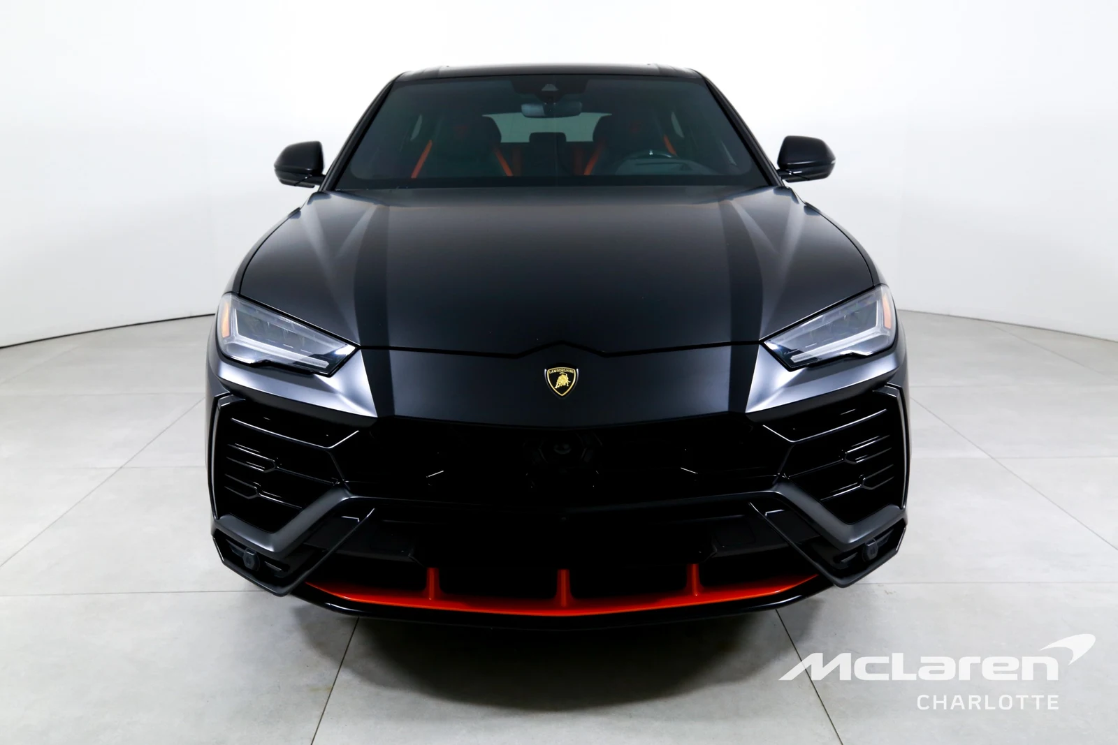 2022 Lamborghini Urus, 2/30