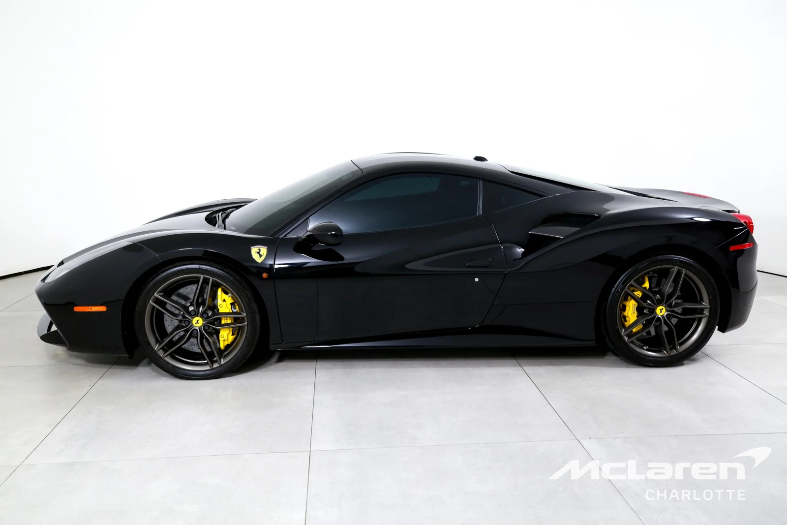 2017 Ferrari 488 GTB, 3/28