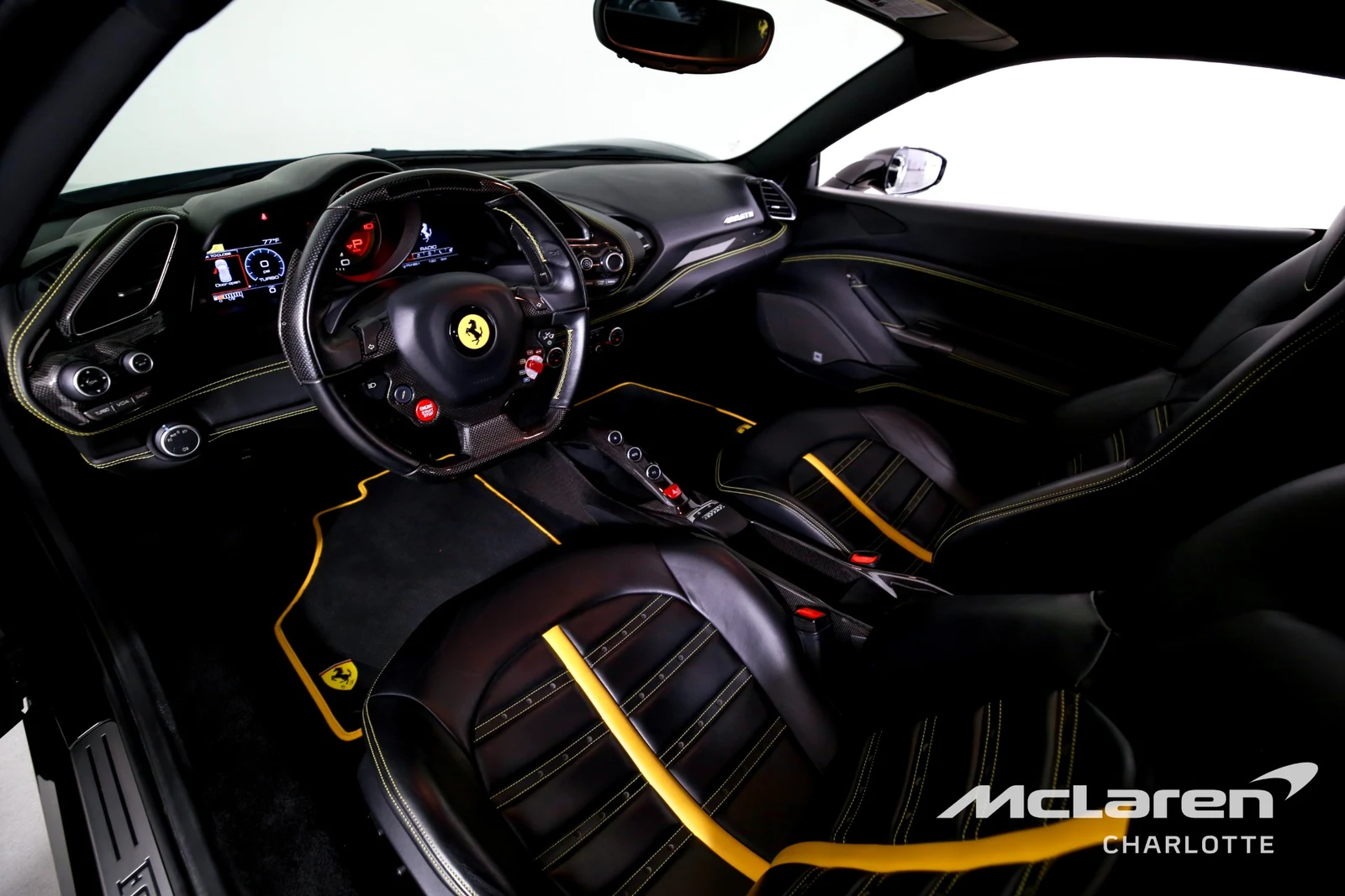 2017 Ferrari 488 GTB, 9/28
