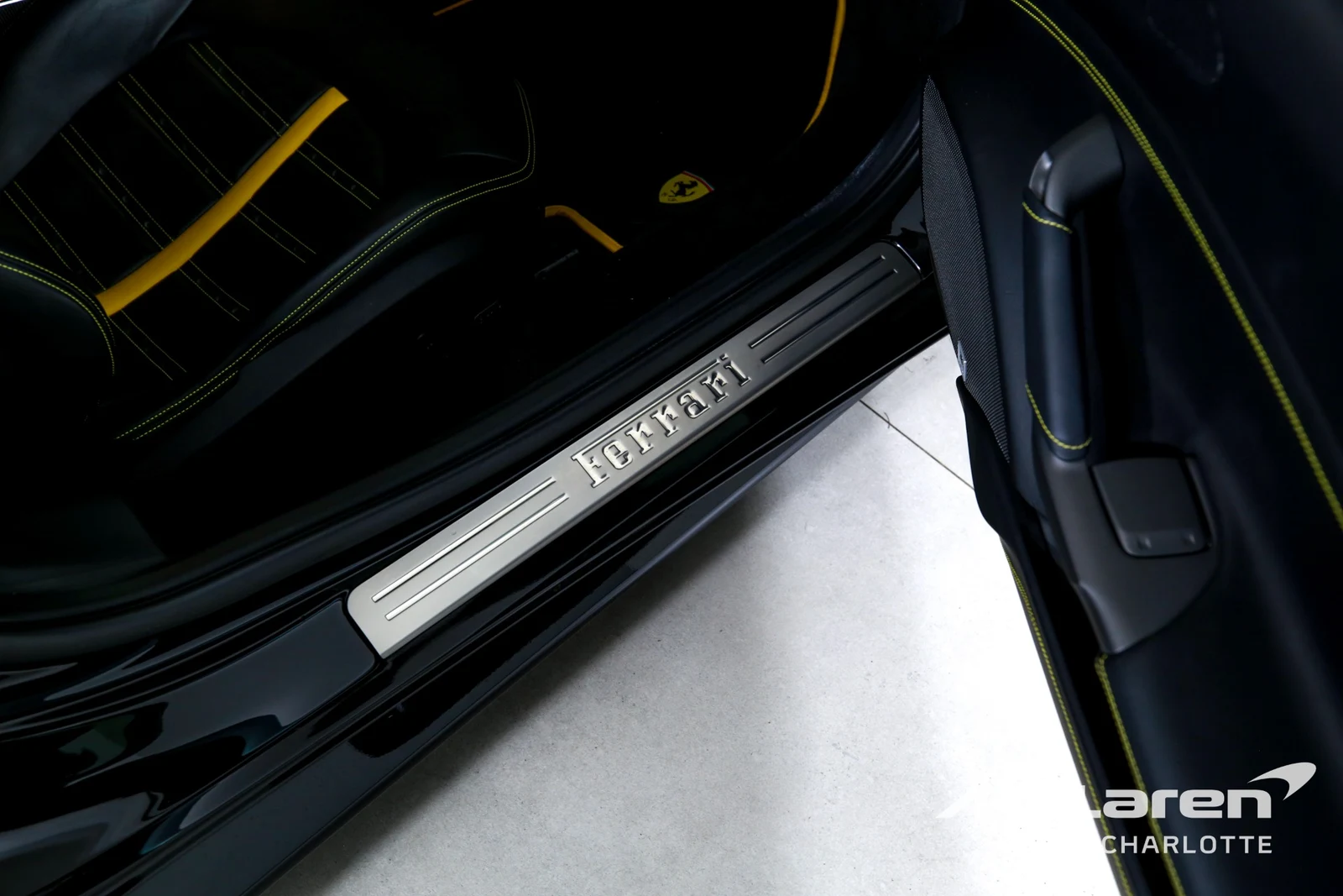 2017 Ferrari 488 GTB, 19/28