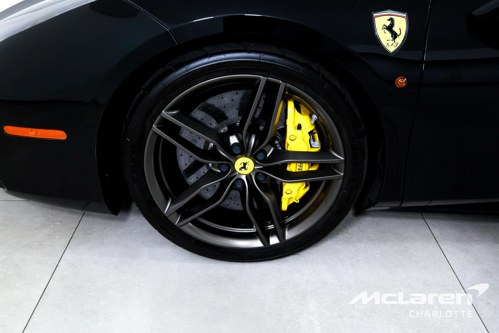 2017 Ferrari 488 GTB, 23/28