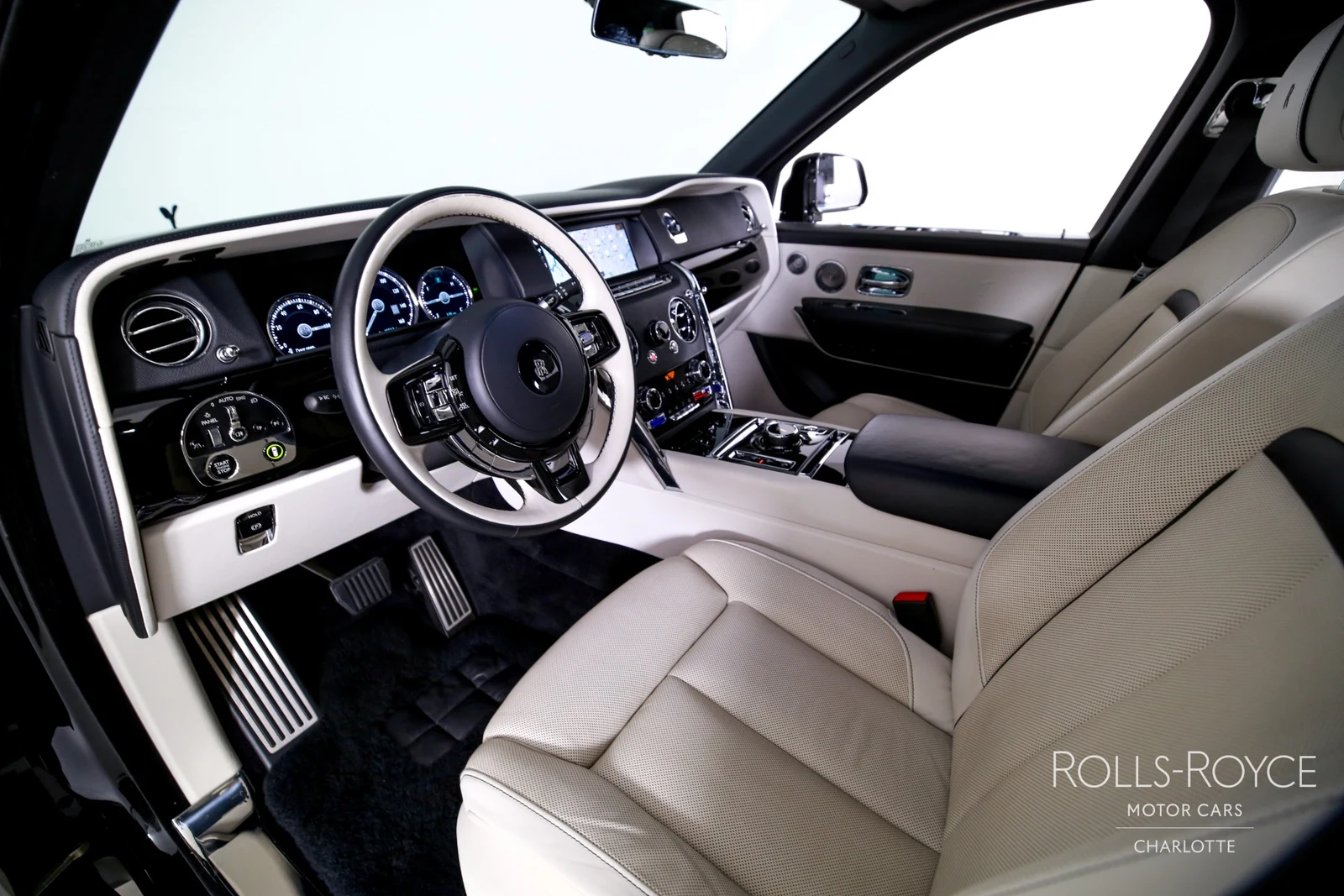 2023 Rolls-Royce Cullinan, 2/29
