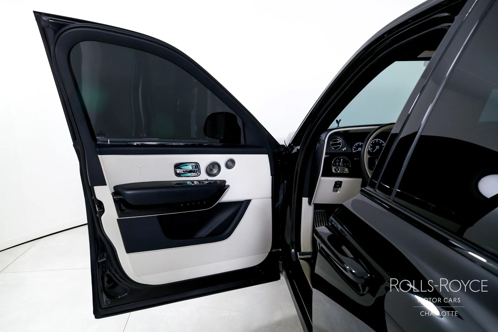 2023 Rolls-Royce Cullinan, 6/29