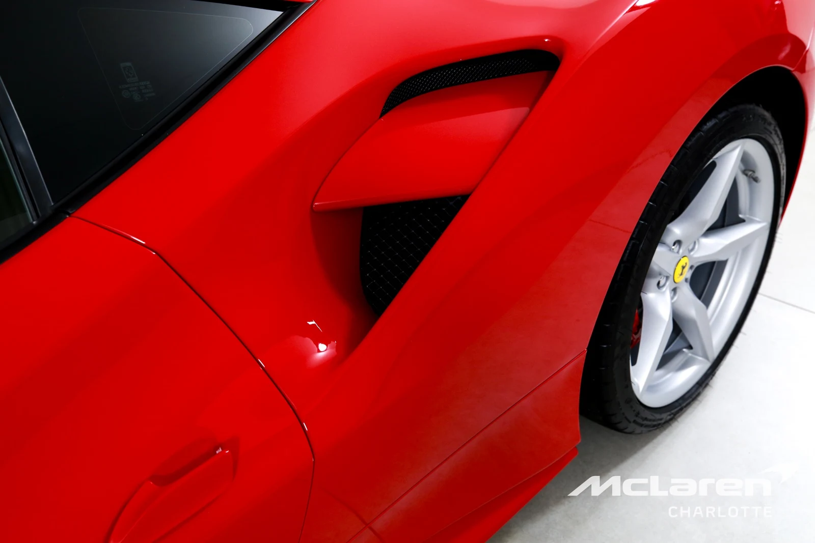 2018 Ferrari 488 GTB, 28/29