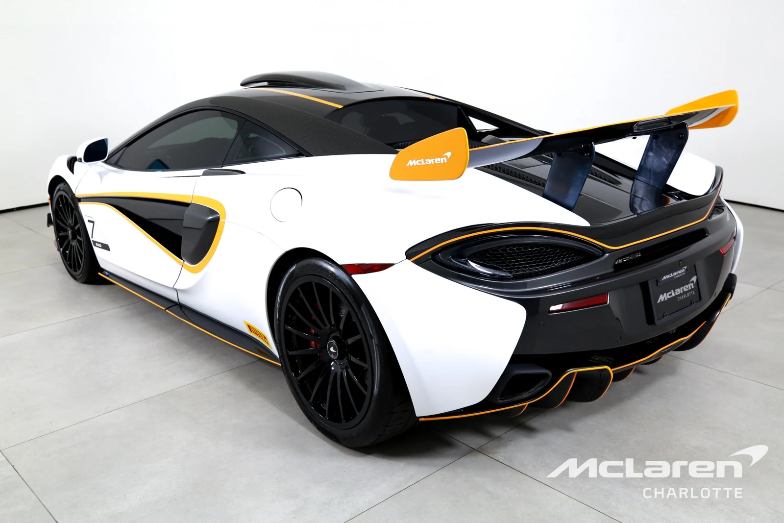2020 McLaren 620R, 4/29