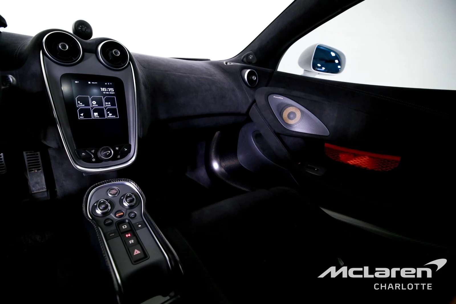 2020 McLaren 620R, 13/29