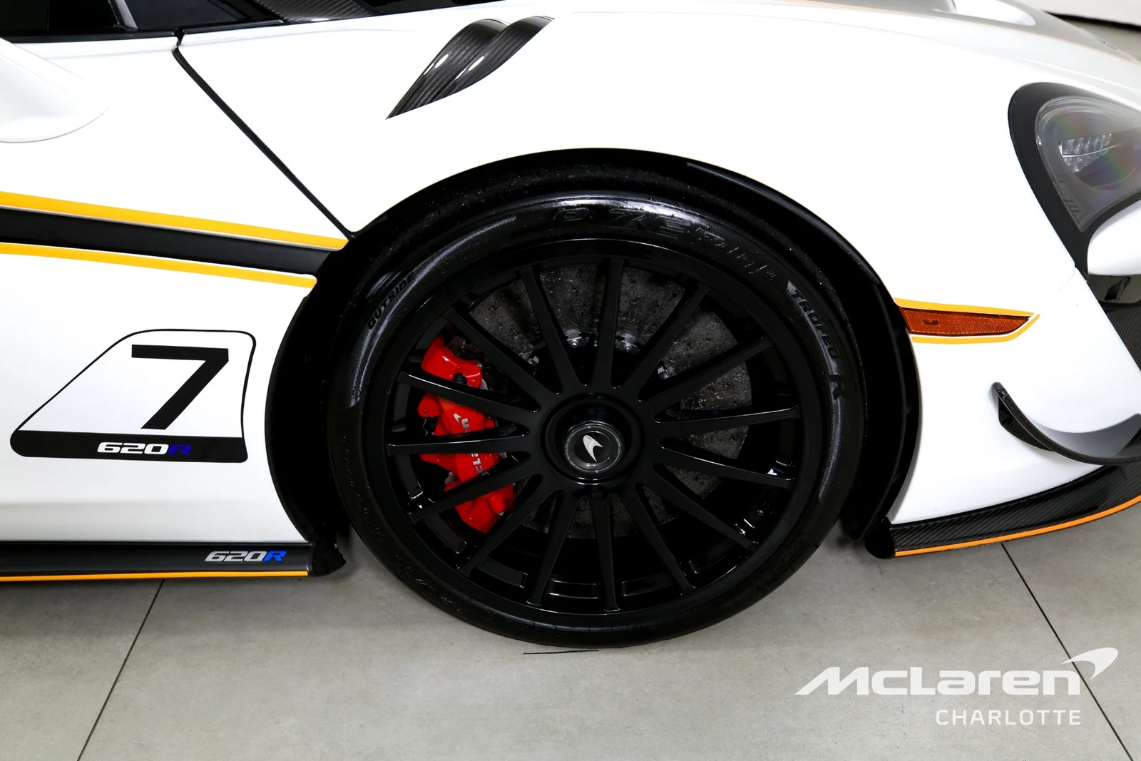 2020 McLaren 620R, 22/29