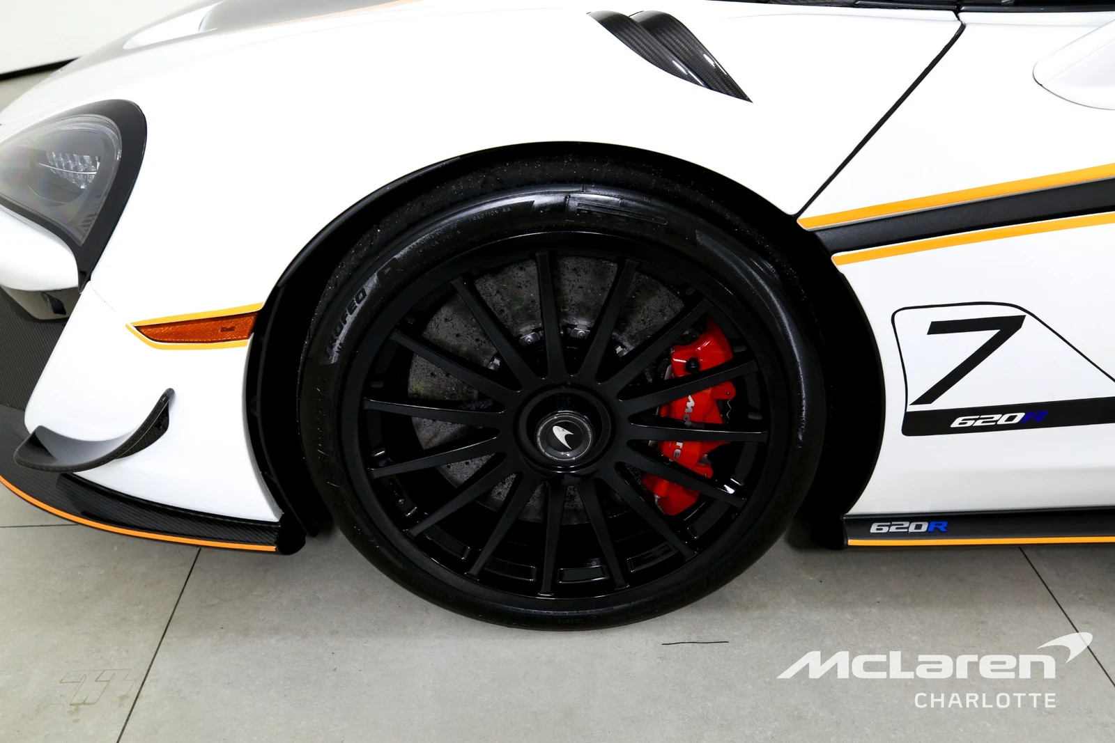 2020 McLaren 620R, 23/29
