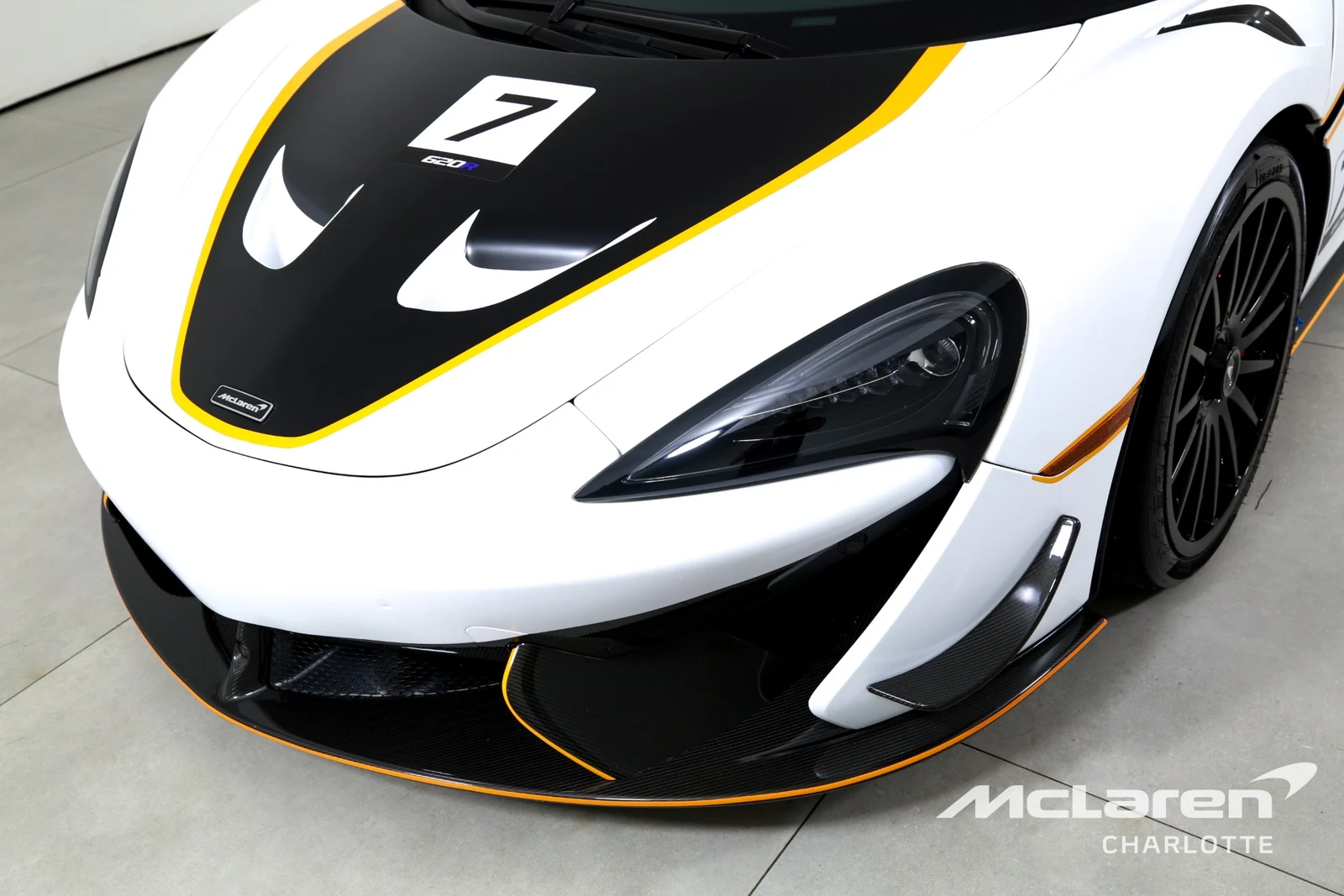 2020 McLaren 620R, 25/29