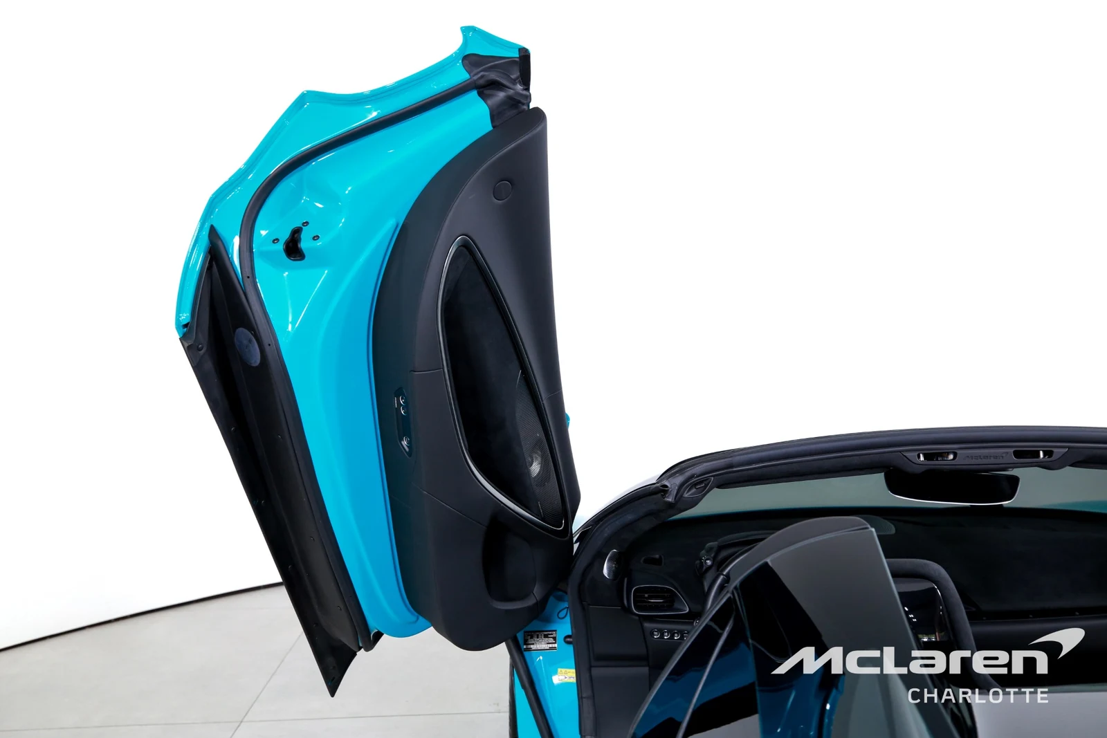2025 McLaren Artura Spider TechLux, 11/28