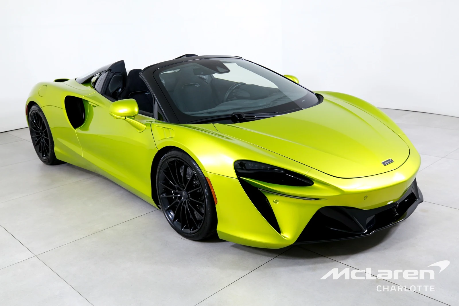 2025 McLaren Artura Spider, 2/28