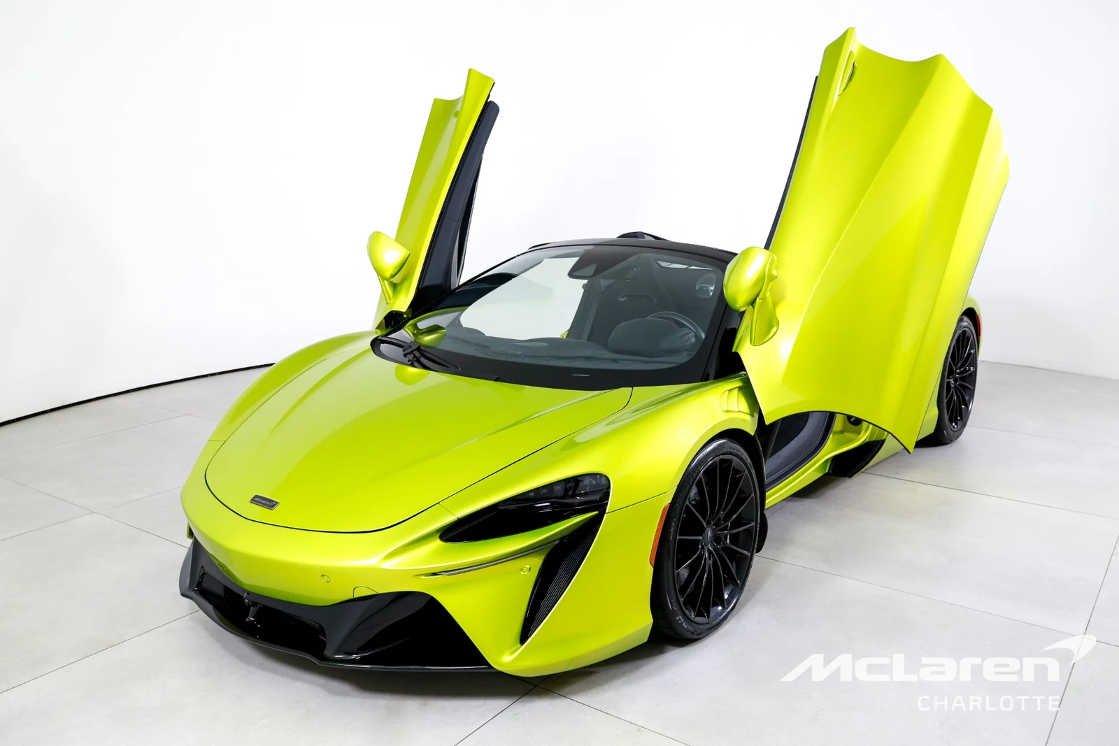 2025 McLaren Artura Spider, 4/28
