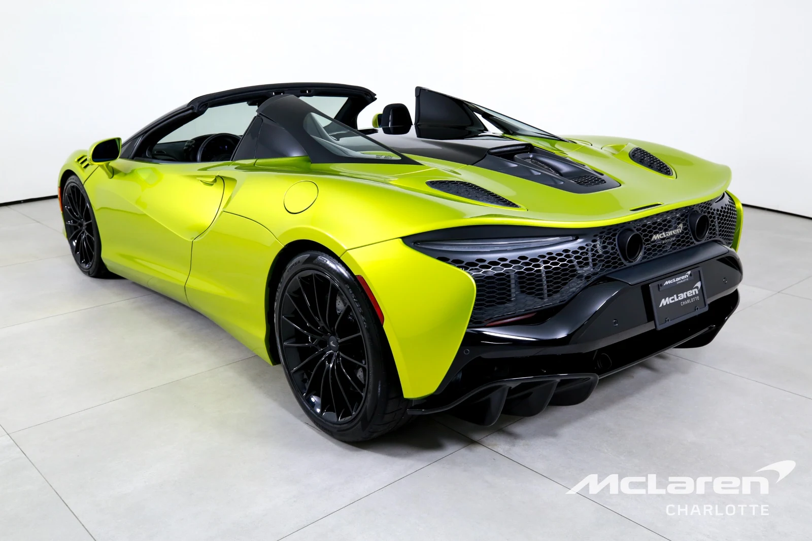2025 McLaren Artura Spider, 6/28
