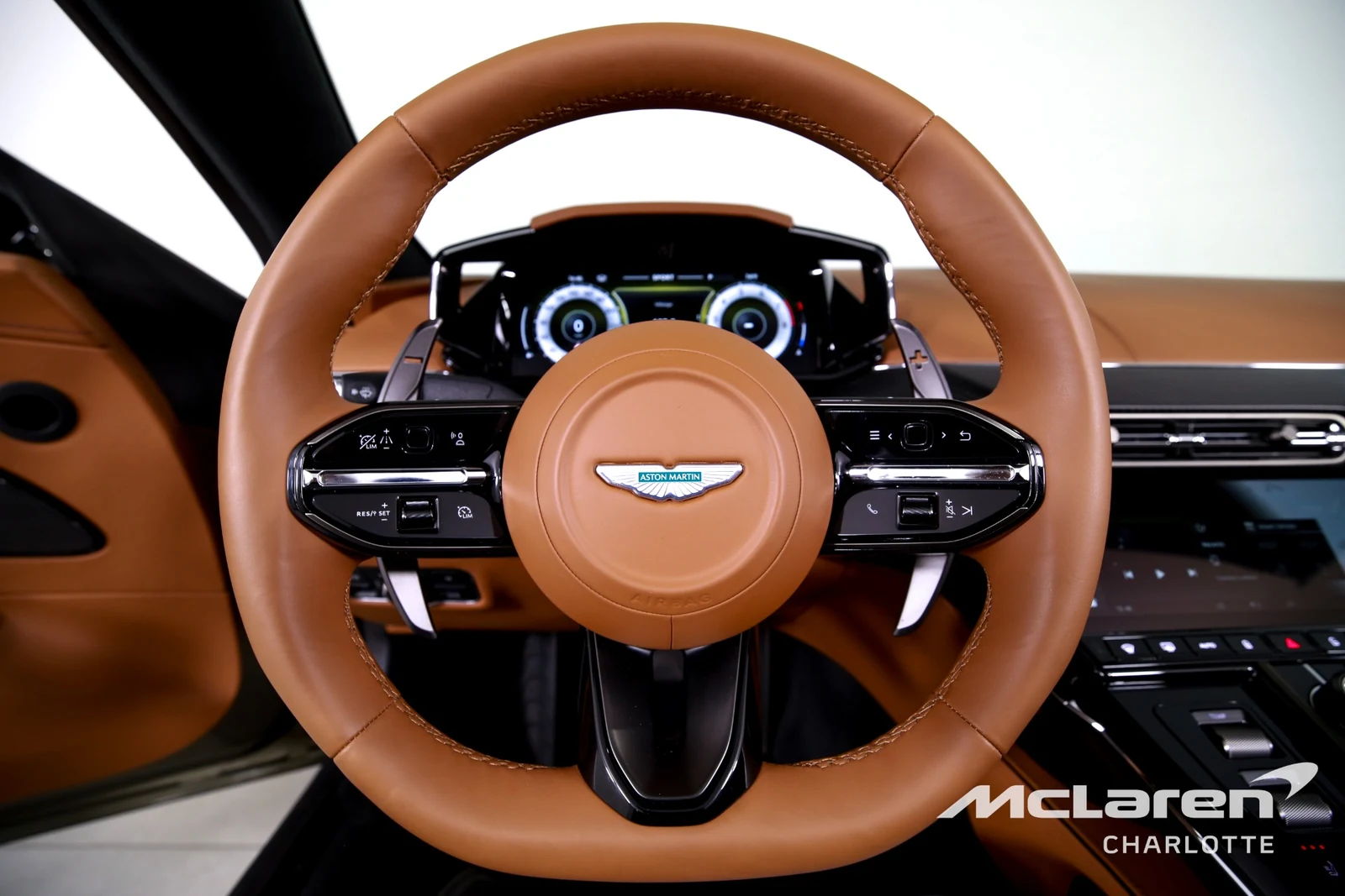 2026 Aston Martin Vantage S Roadster, 13/29