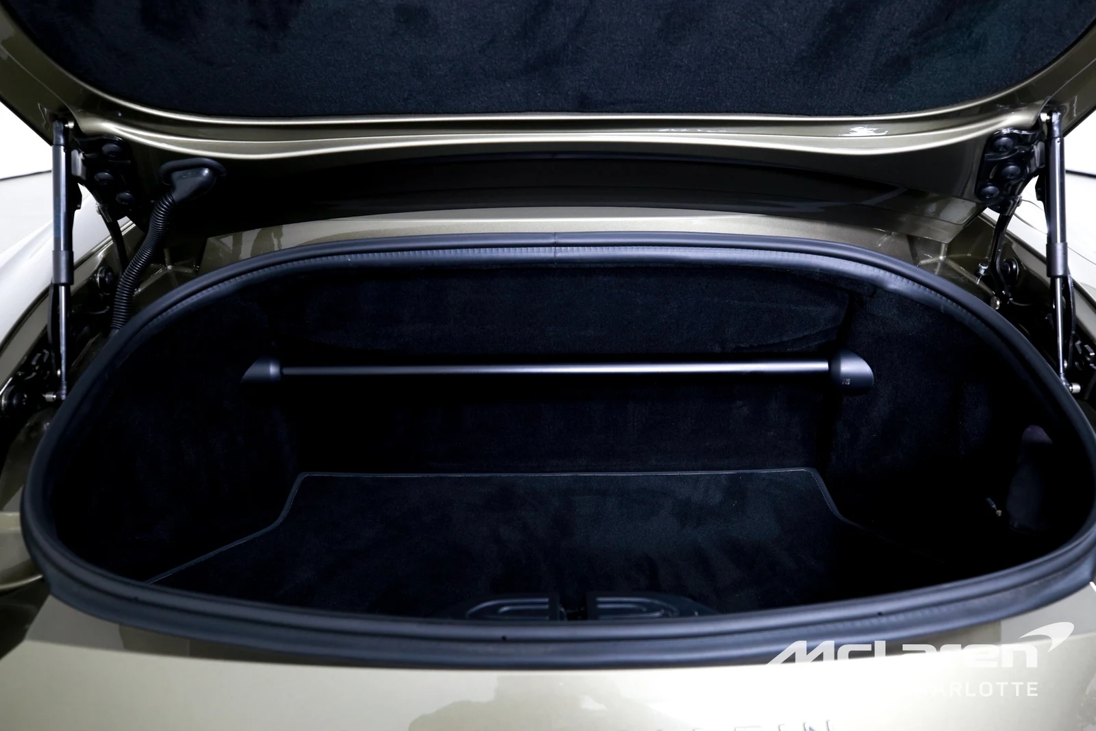 2026 Aston Martin Vantage S Roadster, 16/29