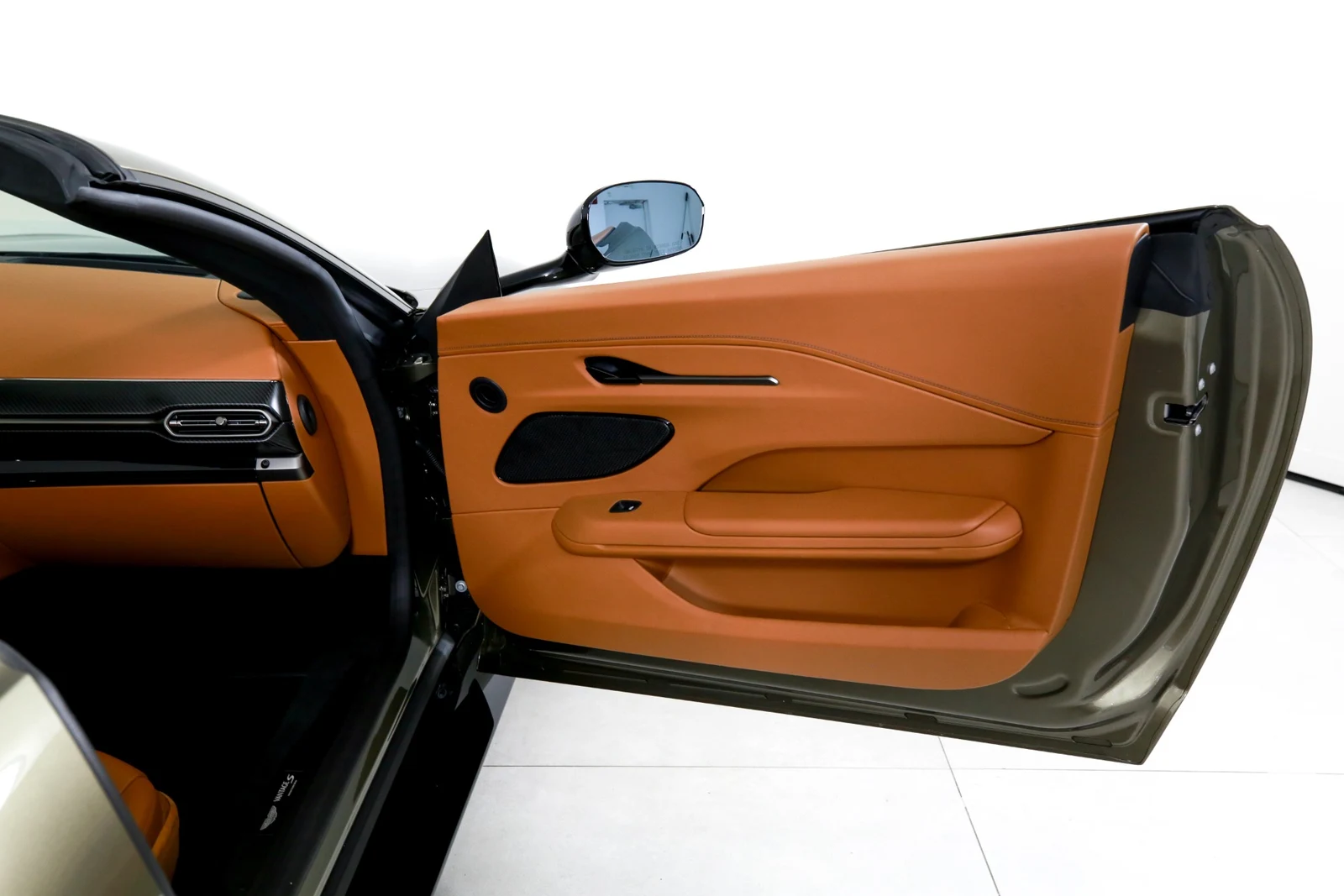 2026 Aston Martin Vantage S Roadster, 17/29