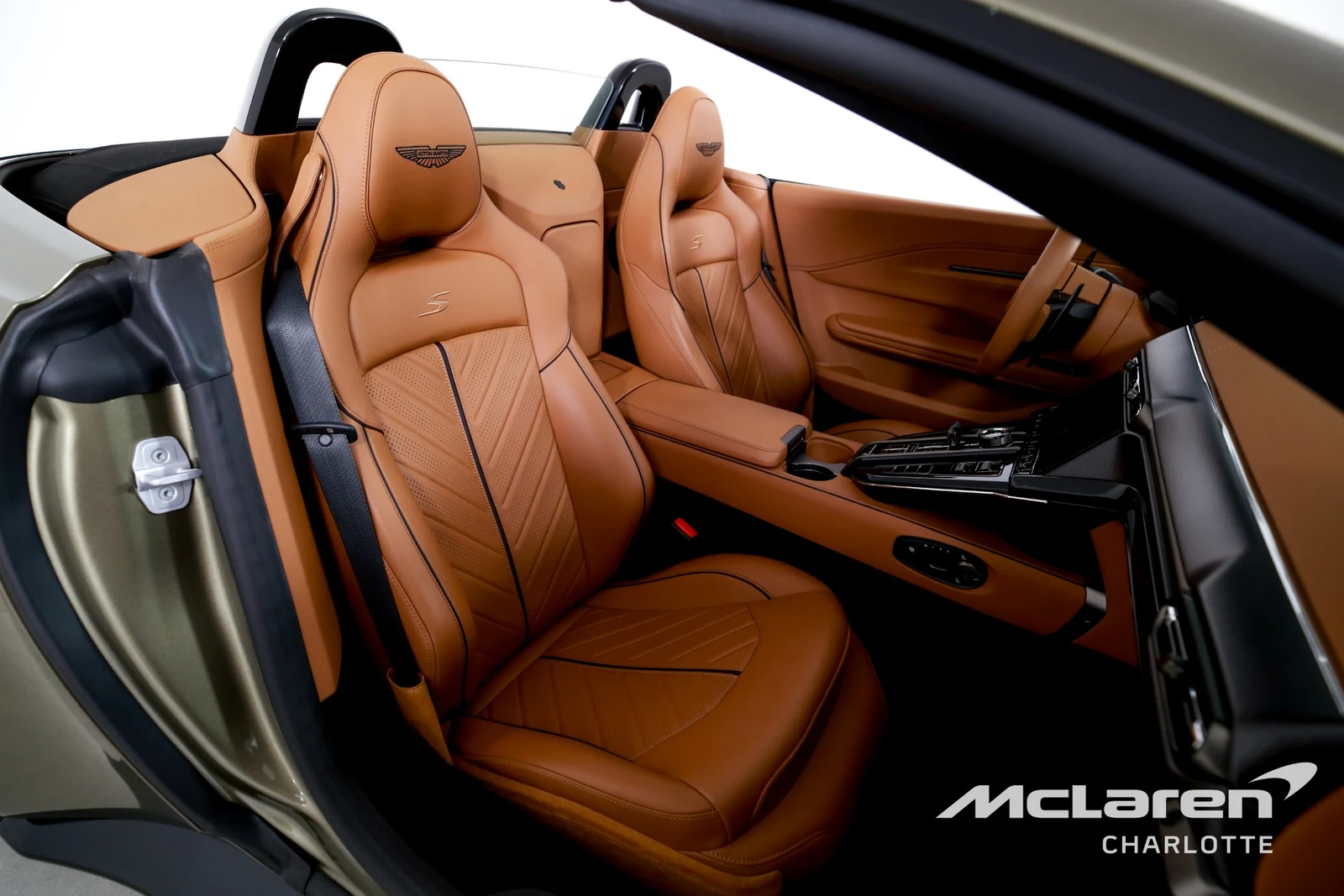 2026 Aston Martin Vantage S Roadster, 18/29