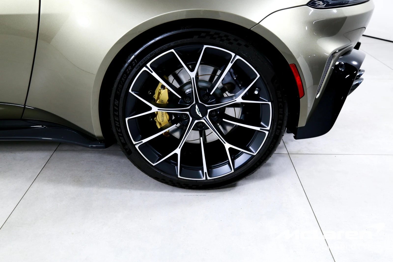 2026 Aston Martin Vantage S Roadster, 25/29