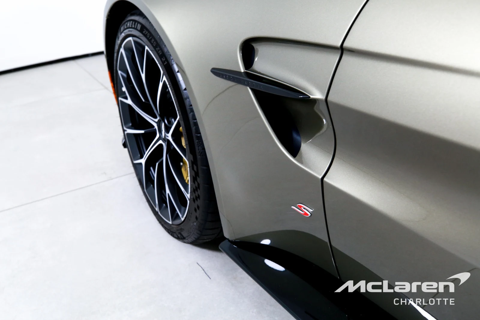 2026 Aston Martin Vantage S Roadster, 27/29