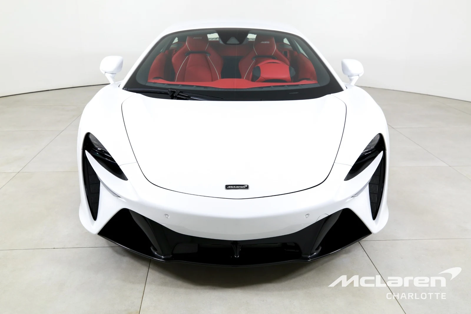 2025 McLaren Artura, 2/29