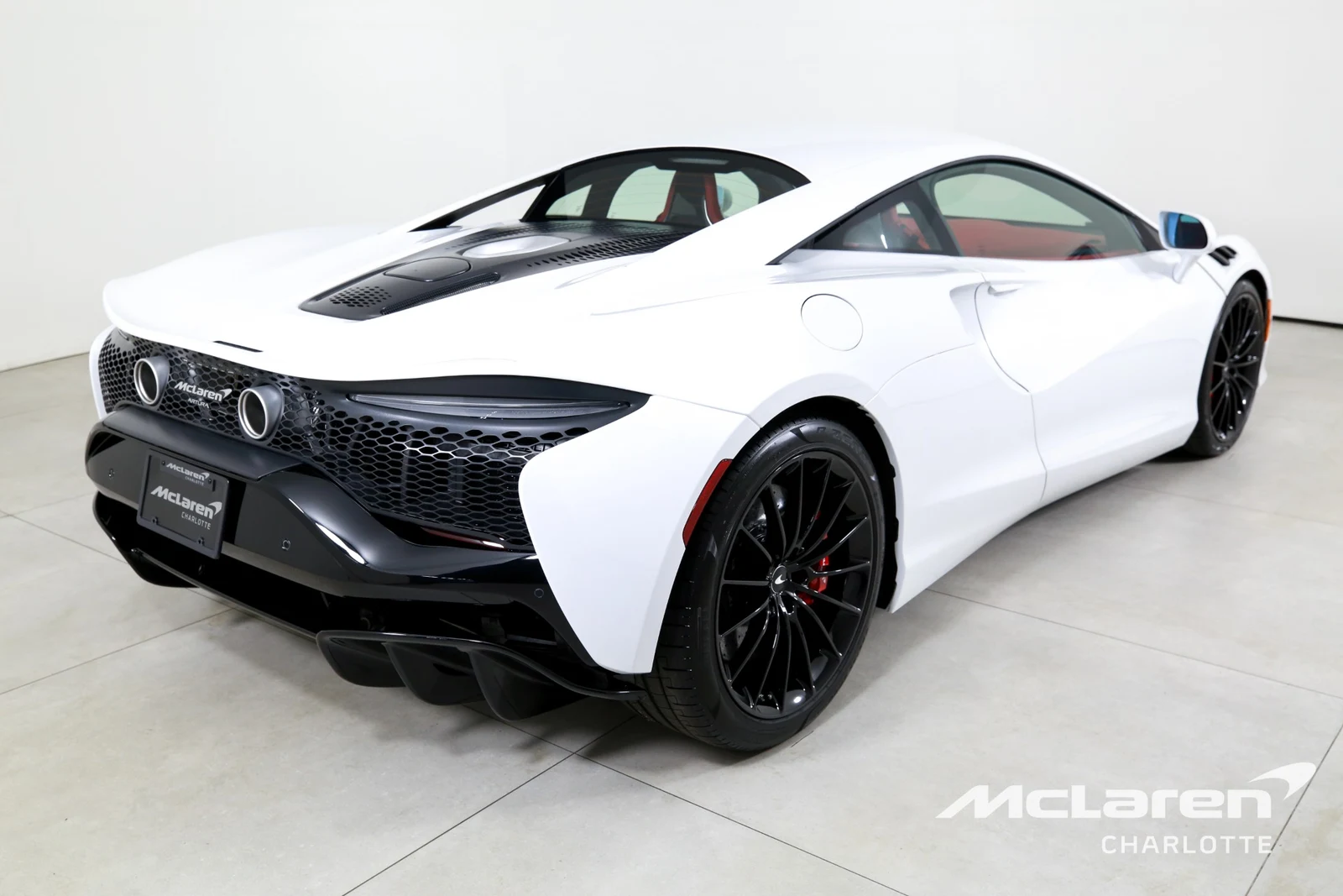 2025 McLaren Artura, 7/29