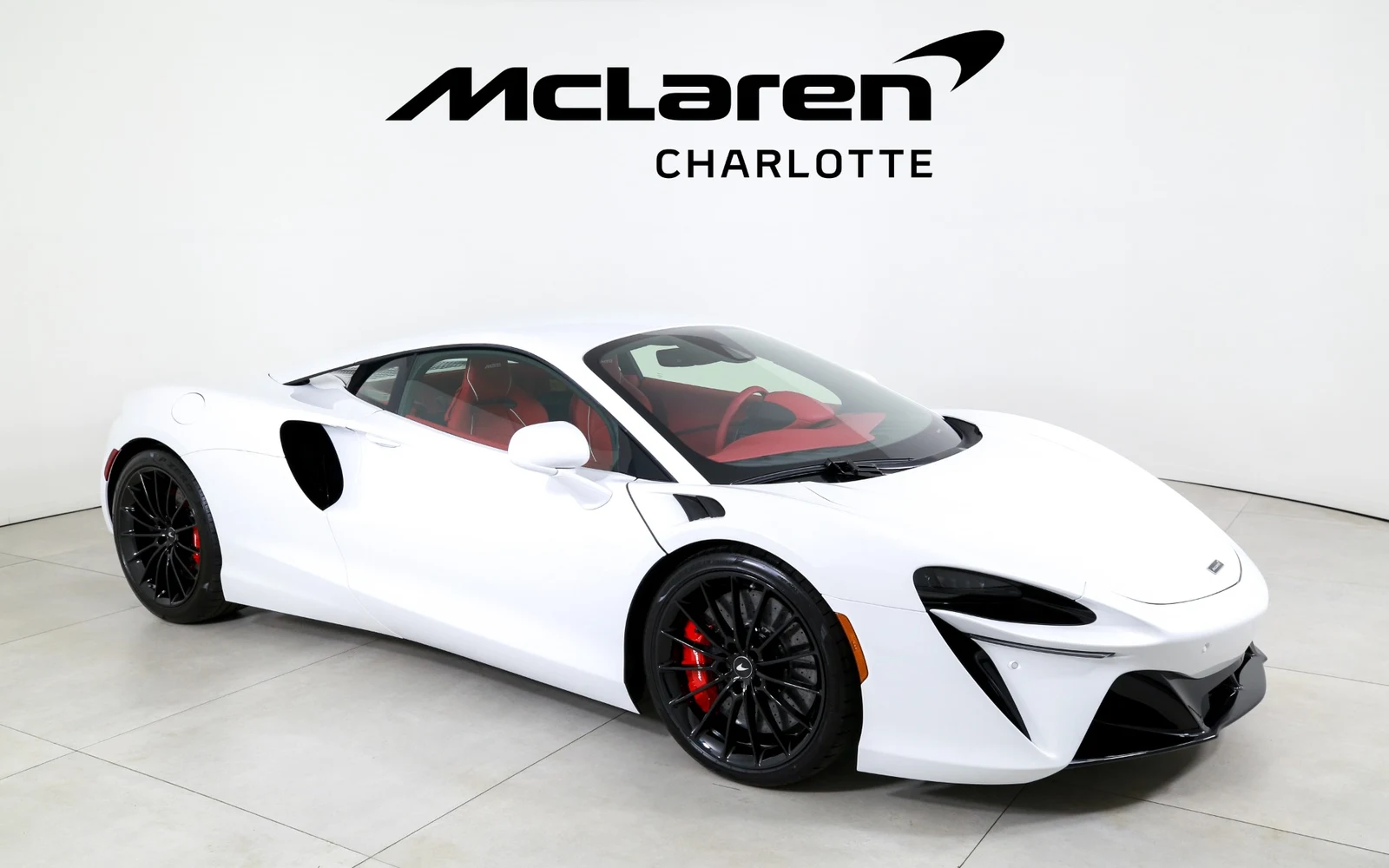 2025 McLaren Artura, 8/29