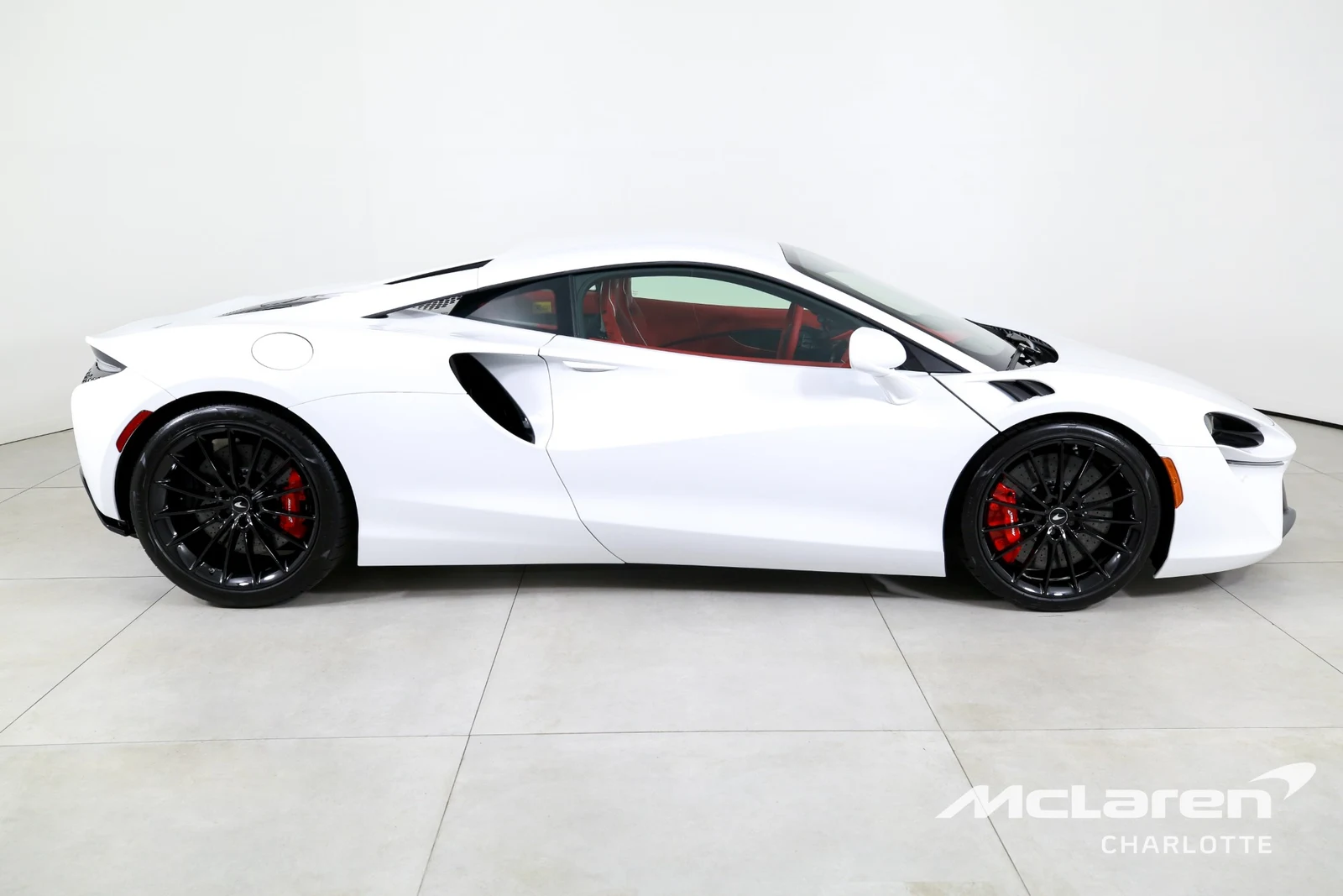 2025 McLaren Artura, 9/29