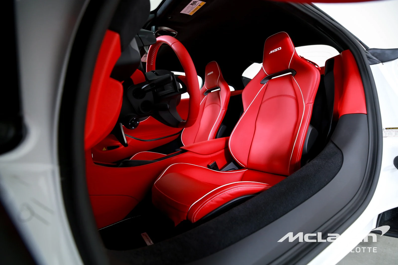 2025 McLaren Artura, 11/29