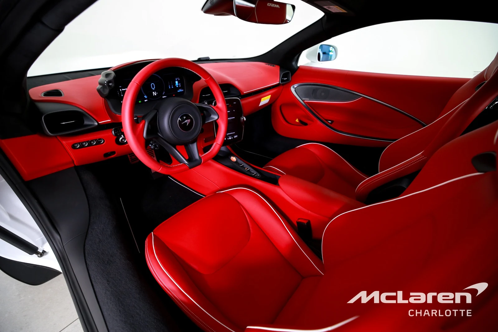 2025 McLaren Artura, 12/29