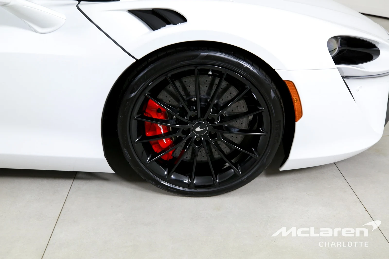 2025 McLaren Artura, 24/29