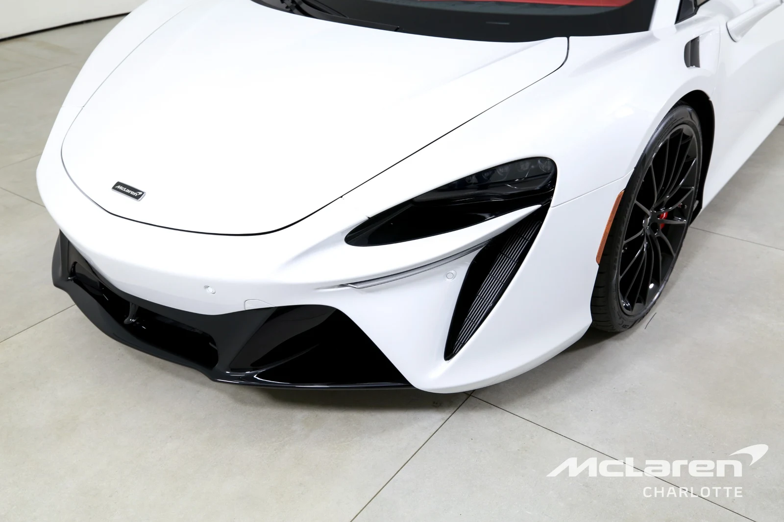 2025 McLaren Artura, 27/29