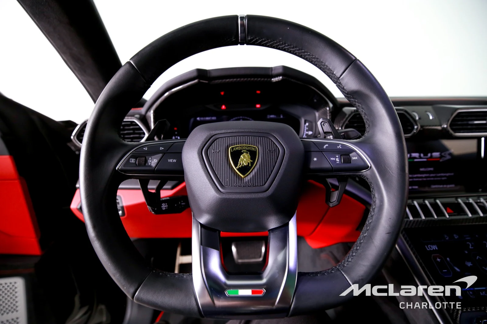 2023 Lamborghini Urus S, 9/29