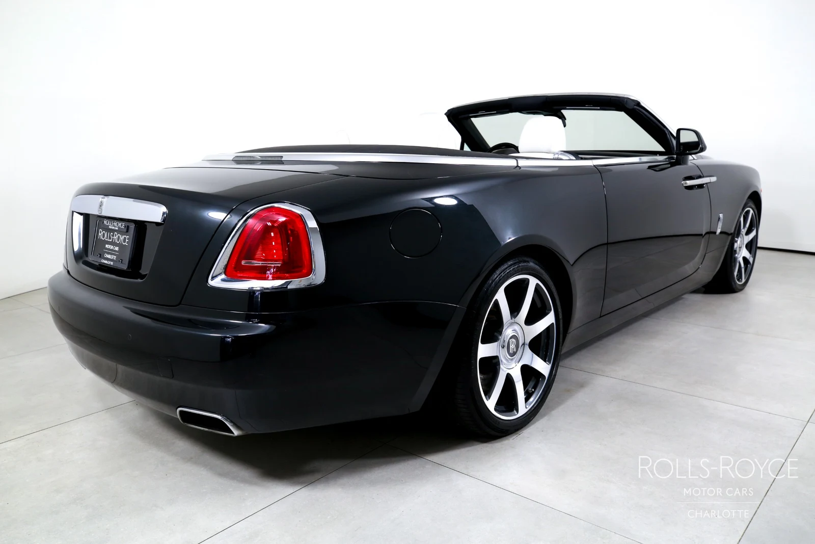 2017 Rolls-Royce Dawn, 2/29