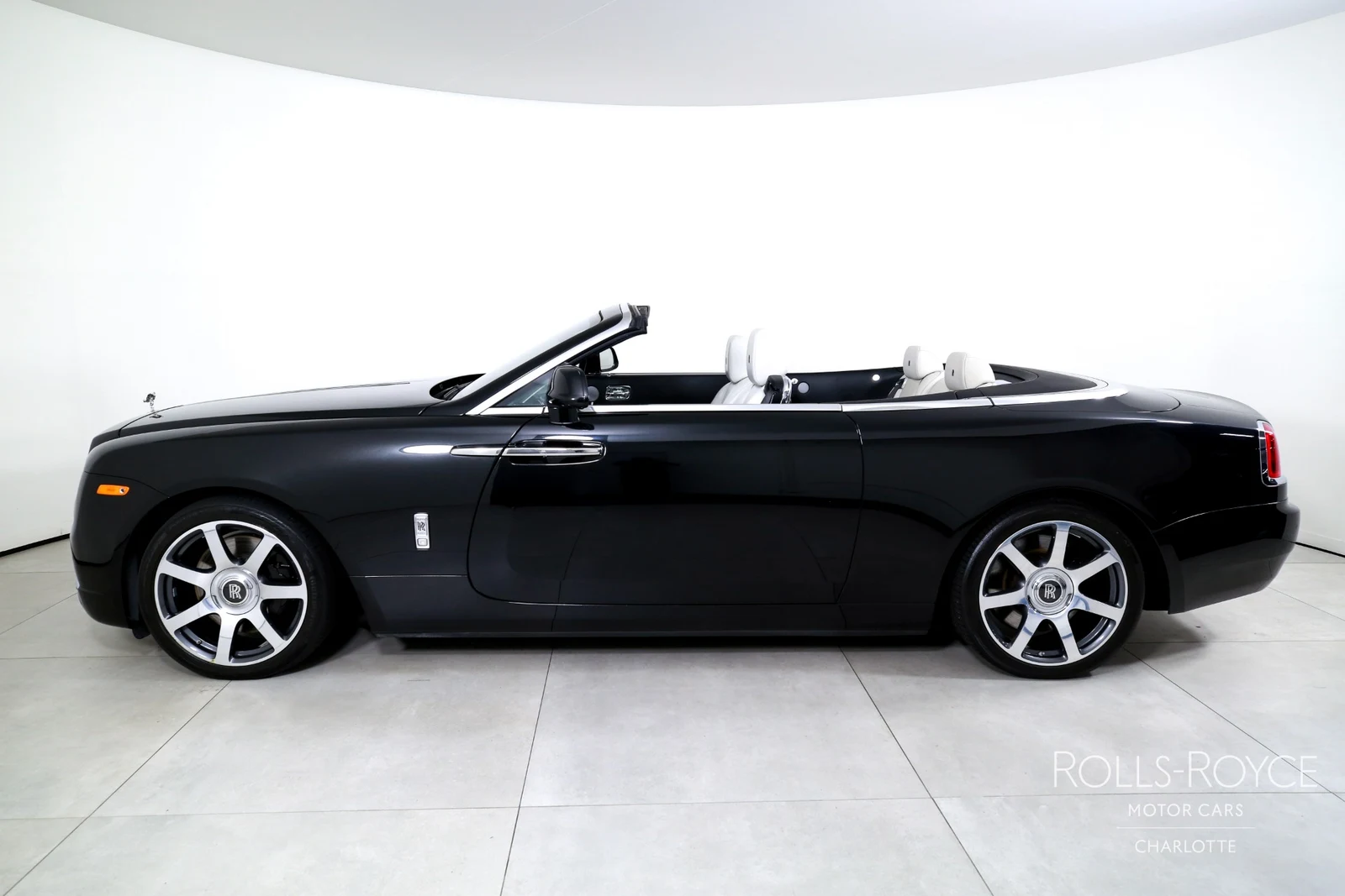 2017 Rolls-Royce Dawn, 3/29