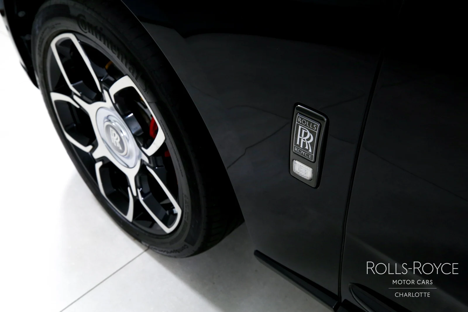 2020 Rolls-Royce Black Badge Cullinan, 28/29