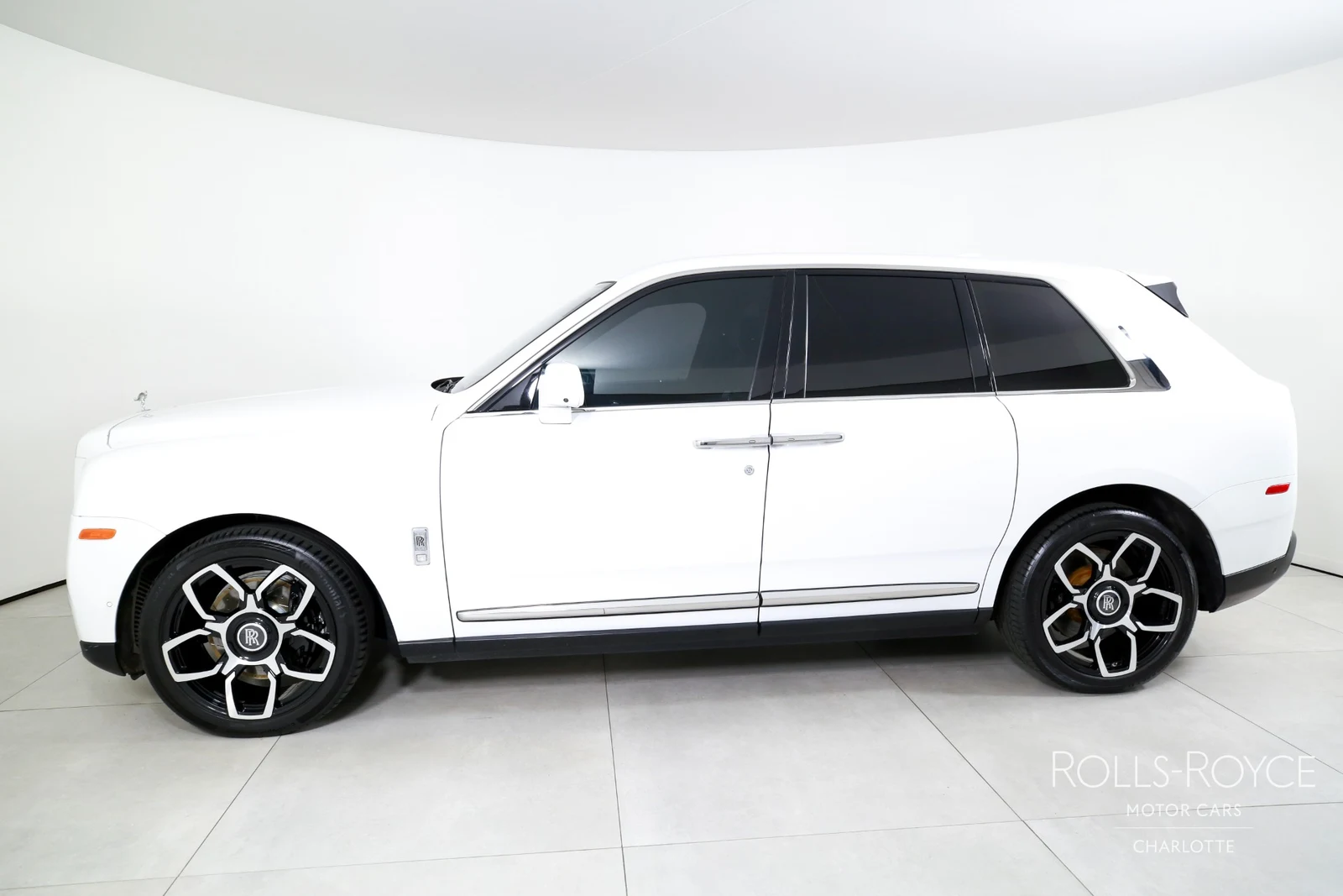 2020 Rolls-Royce Cullinan, 2/29