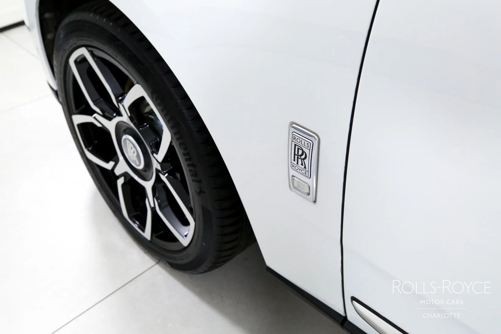 2020 Rolls-Royce Cullinan, 28/29