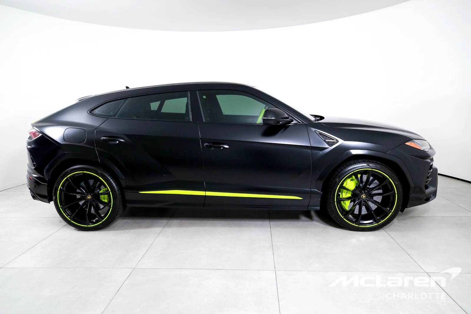 2022 Lamborghini Urus, 6/29