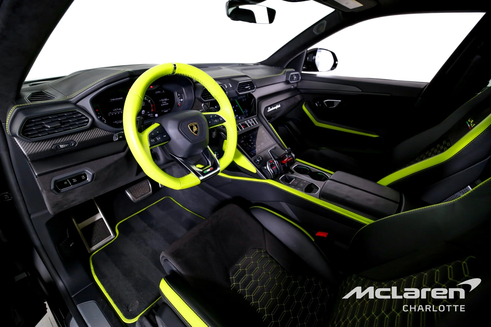 2022 Lamborghini Urus, 10/29