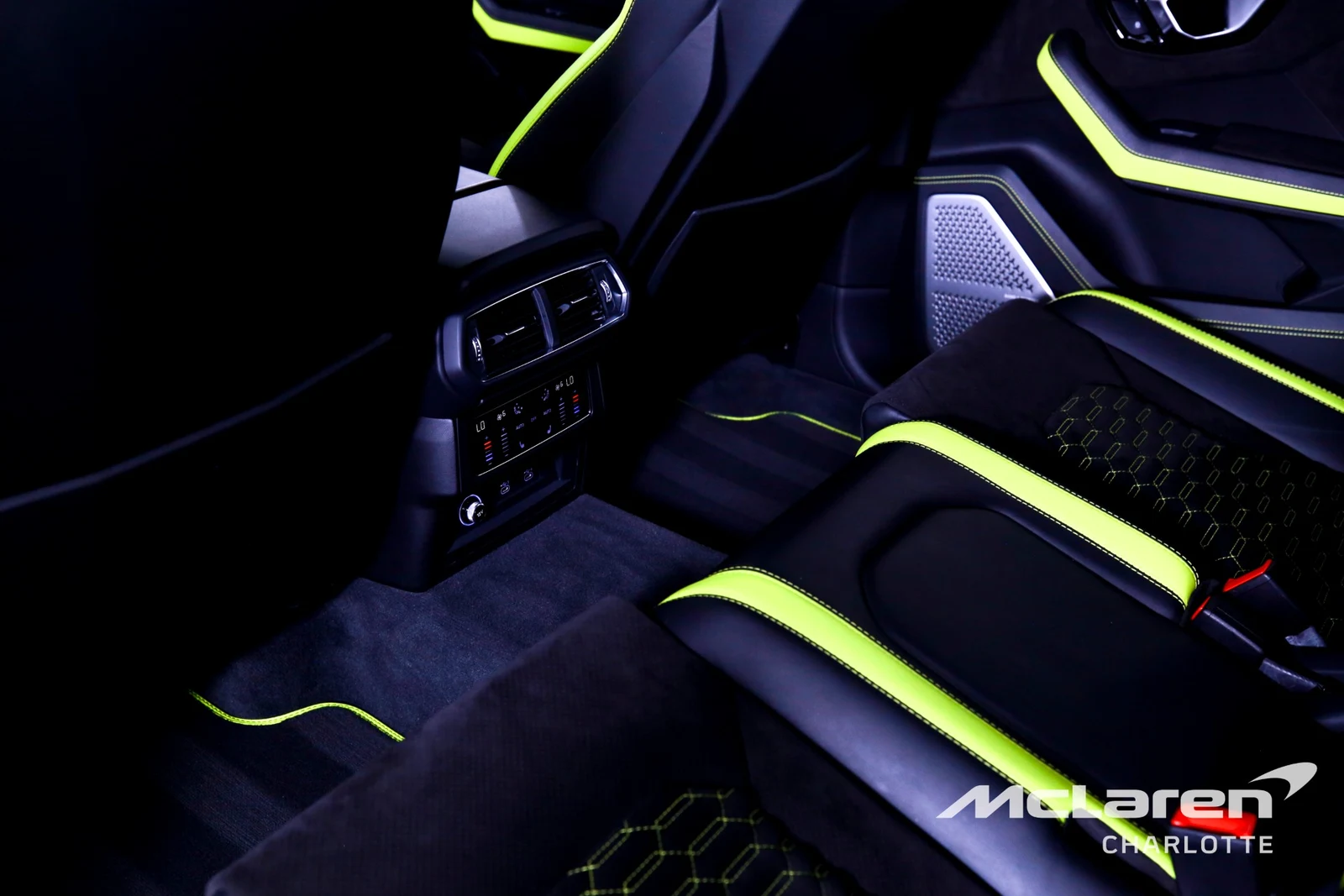 2022 Lamborghini Urus, 16/29