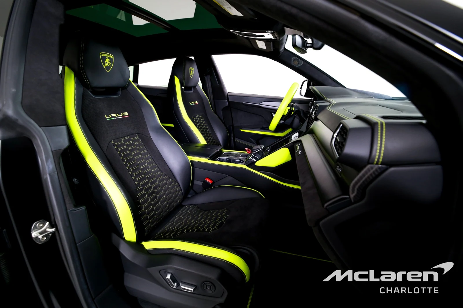 2022 Lamborghini Urus, 21/29