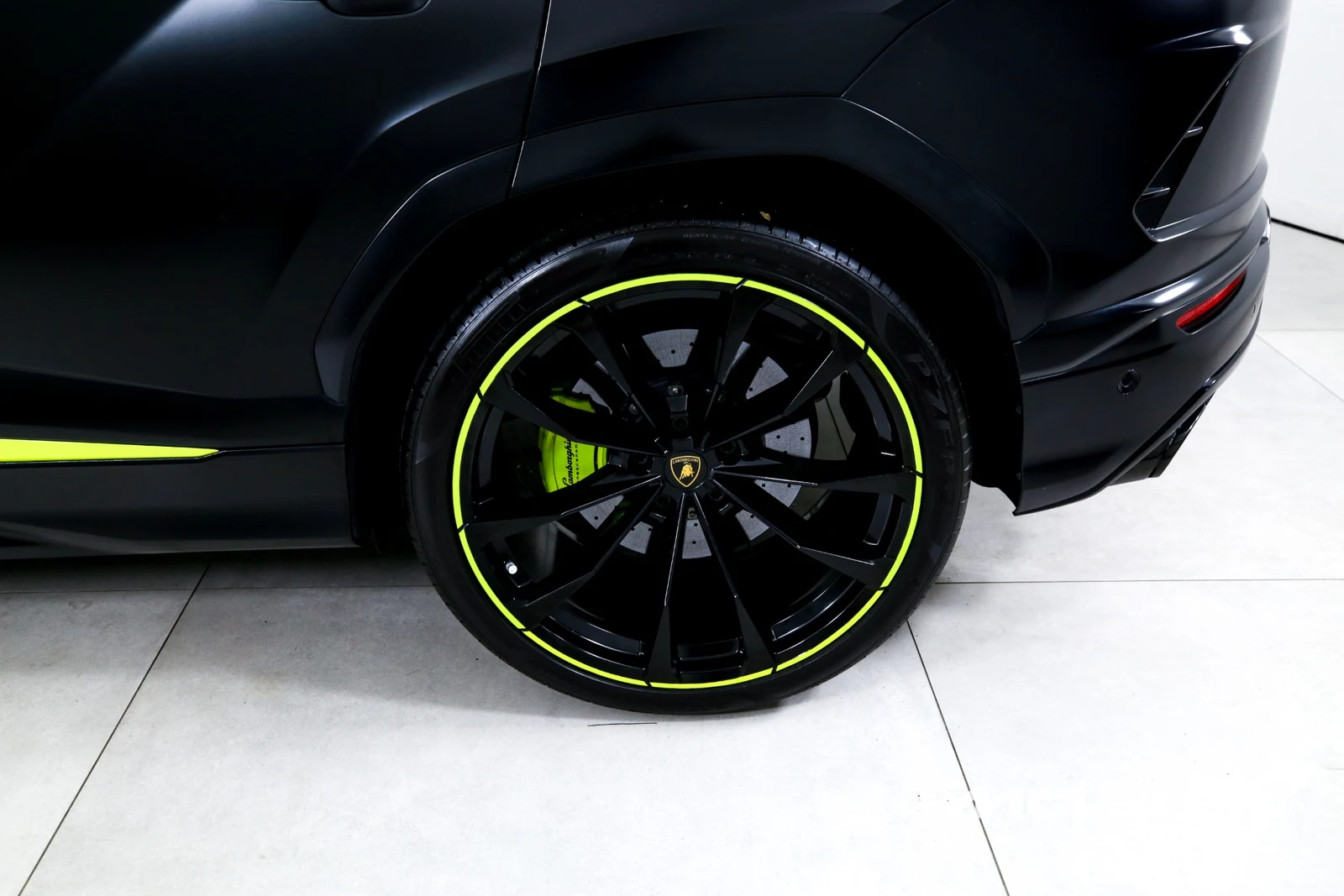 2022 Lamborghini Urus, 27/29
