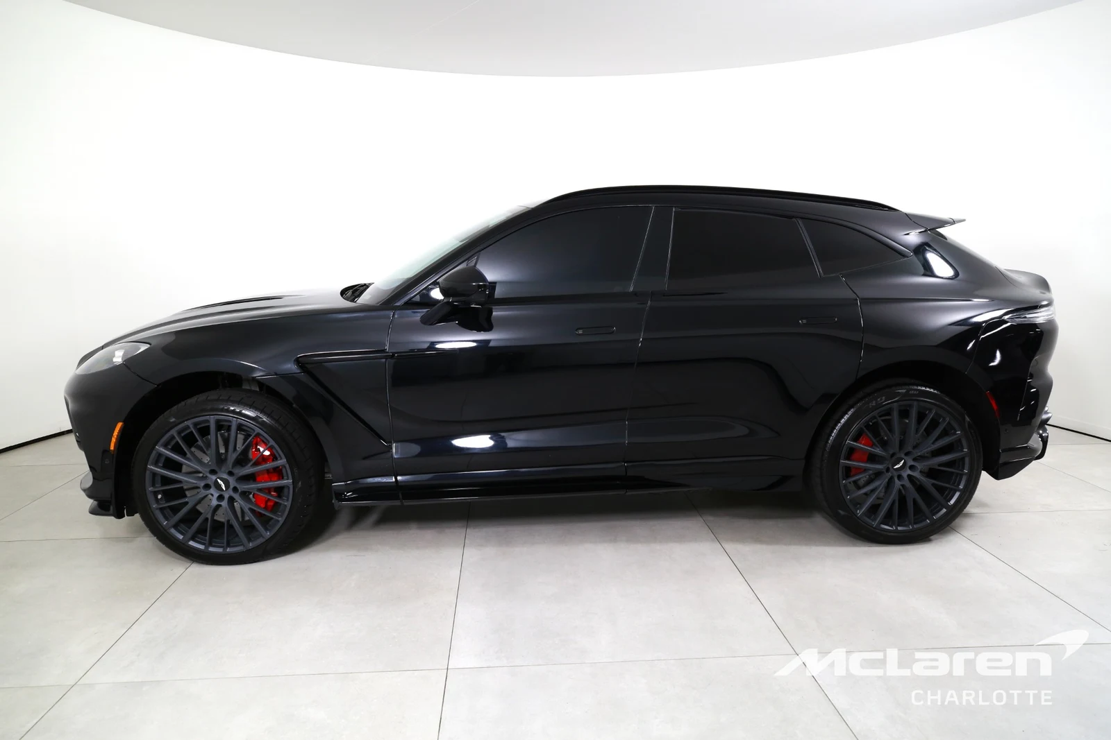 2023 Aston Martin DBX707, 3/30