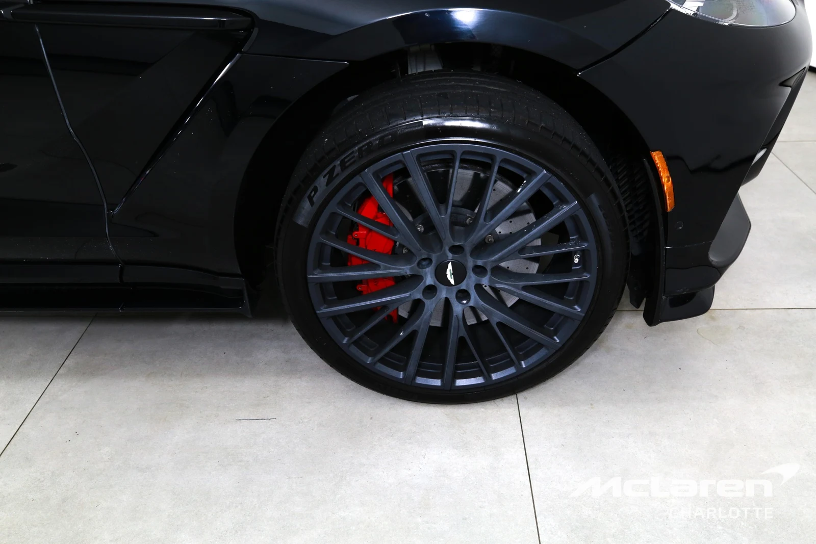 2023 Aston Martin DBX707, 26/30