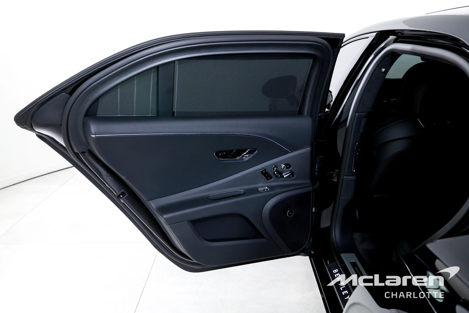 2025 Bentley Flying Spur Black Edition, 12/29
