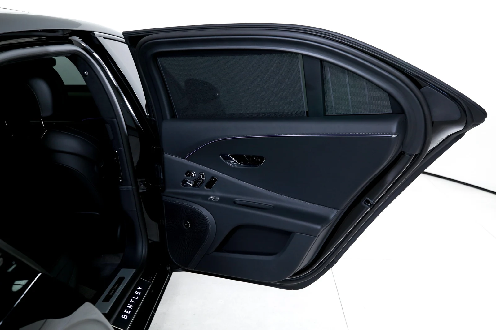 2025 Bentley Flying Spur Black Edition, 17/29