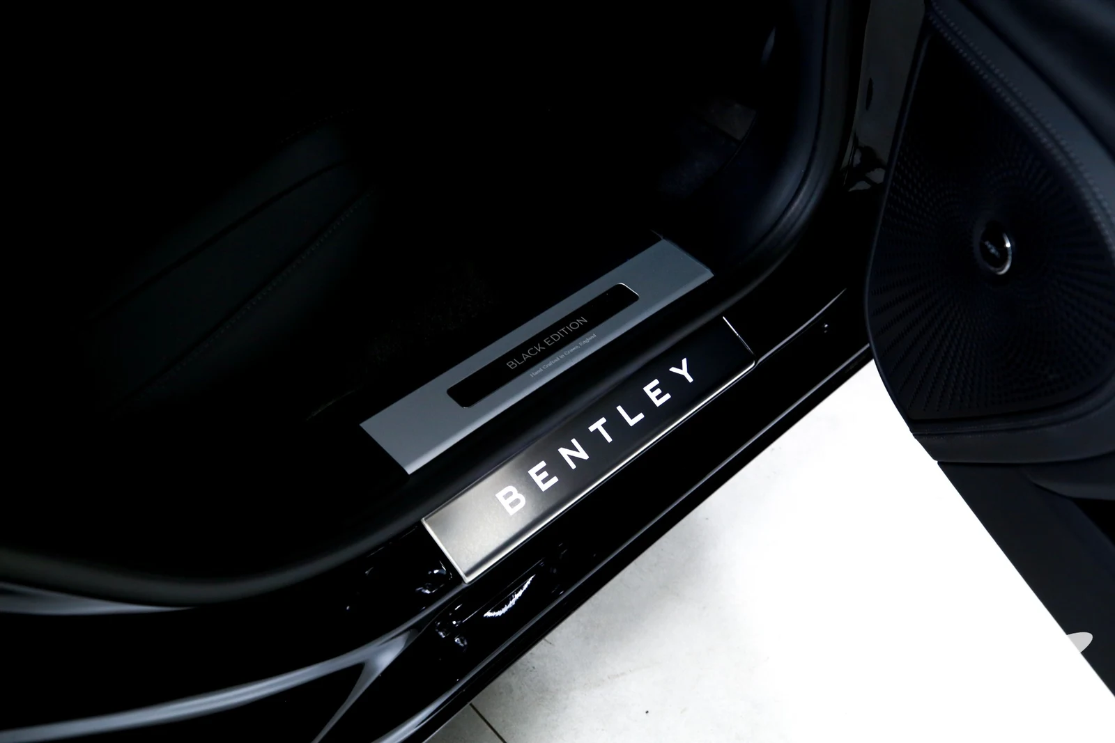 2025 Bentley Flying Spur Black Edition, 18/29